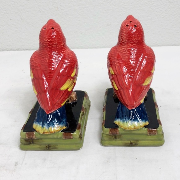 Raymond Waites Red Parrot Ceramic Salt Pepper Shakers Set of 2 - Picture 3 of 6